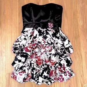🌟HP🌟Juniors Special Occasion Dress